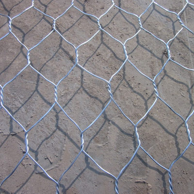 Résistance à la traction élevée 3,4 mm Galvanisée Gabion Maillage hexagonal pour la protection de la rive du fleuve