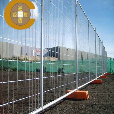 Panneaux de clôture temporaires soudés à faible teneur en carbone pour la construction extérieure