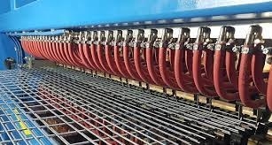 3 mm de fil d'échappement galvanisé à chaud plongée en rouleaux de treillis de clôture de soudure