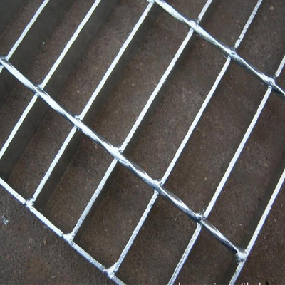 Grille en acier à trou carré en fer à faible teneur en carbone